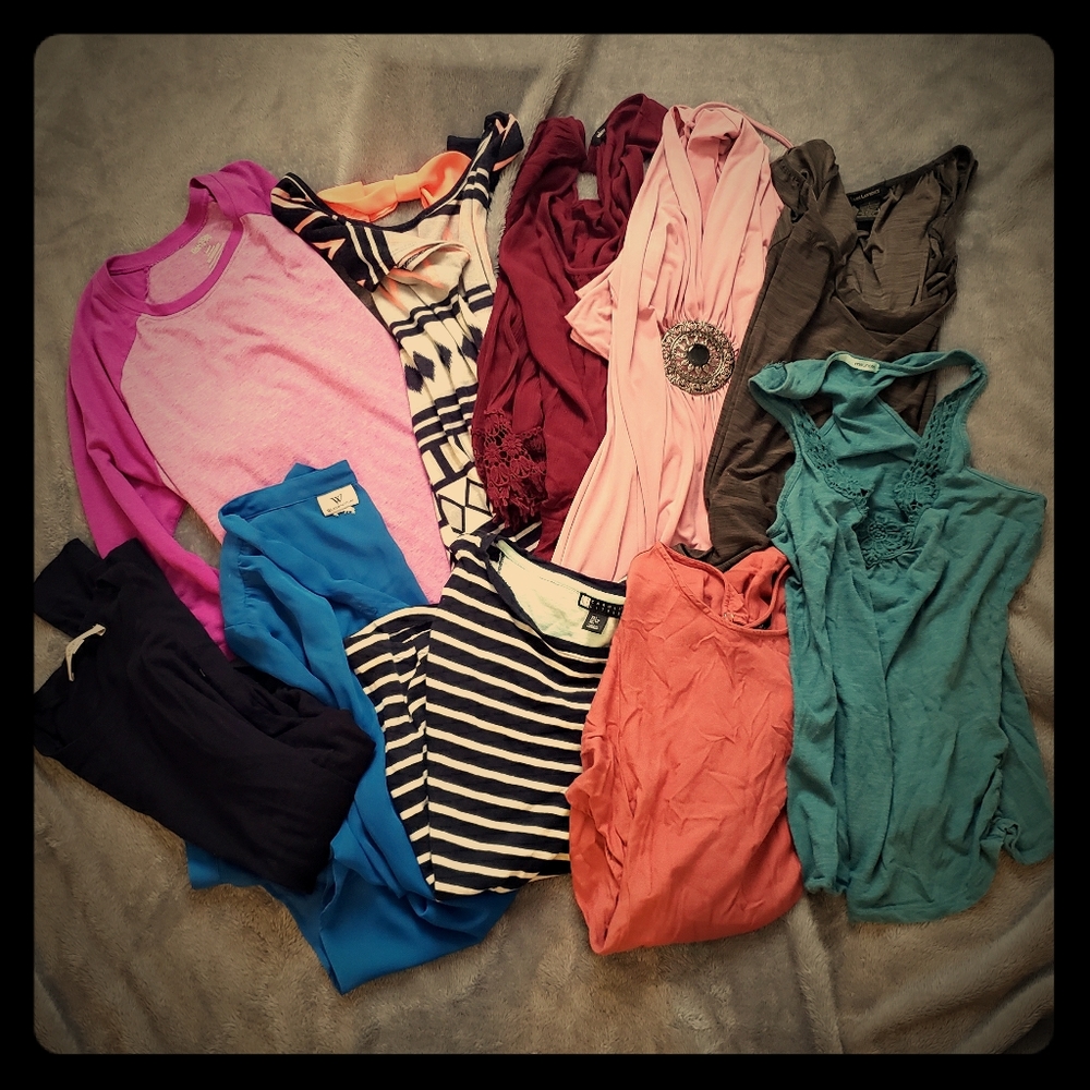 Lot of 10 women's tops size large